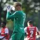Lukas Hornicek, guarda-redes do SC Braga, já teve de aplicar-se a fundo para evitar o golo do Zeleznicar Pancevo