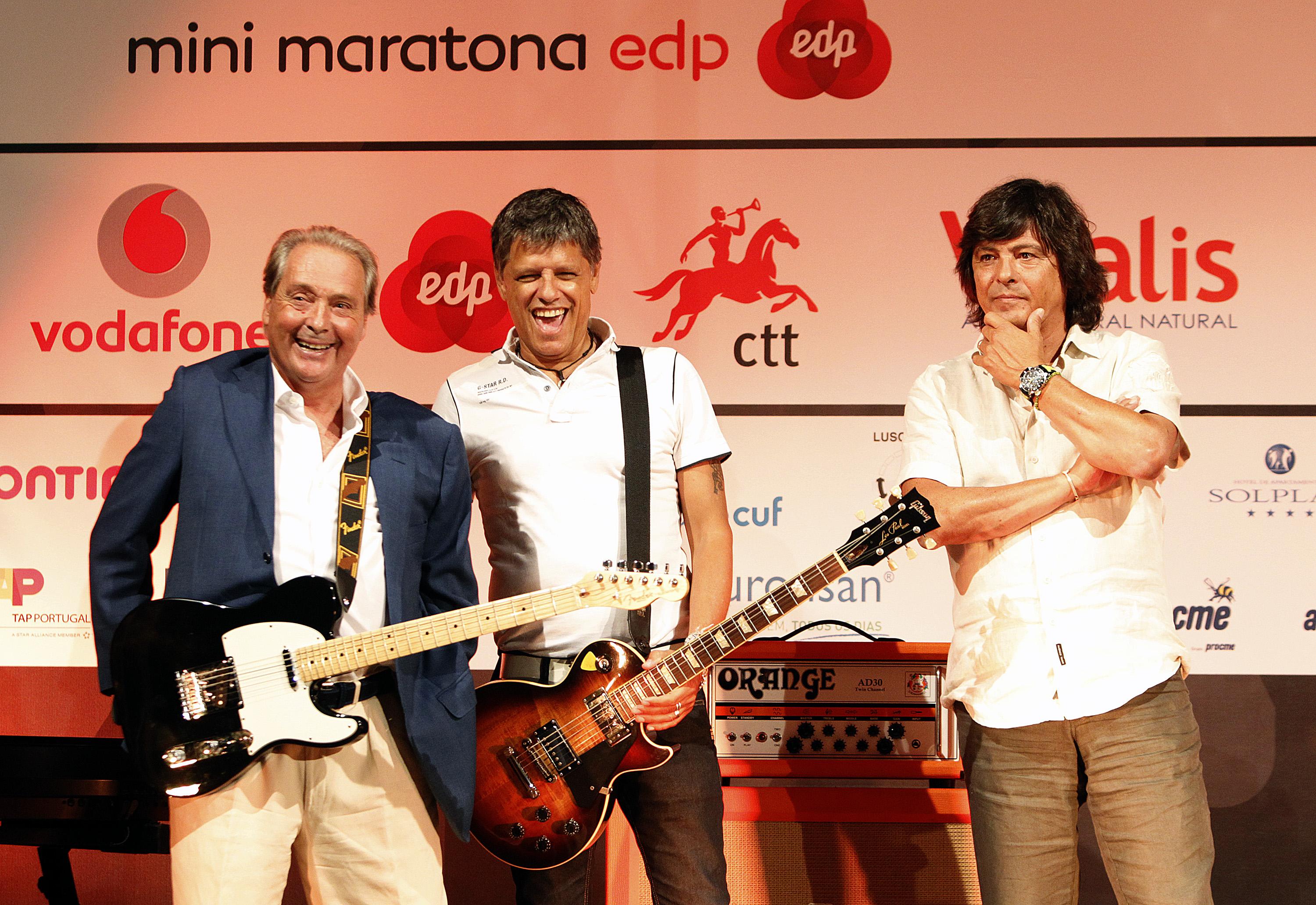 Luís Represas (dta) com Carlos Moia e Zé Pedro durante a apresentação da meia maratona de Lisboa, em agosto de 2012 - Foto: A BOLA/António Azevedo