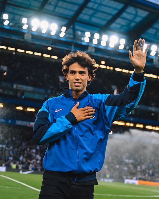 João Félix foi assim recebido em Stamford Bridge pelos adeptos do Chelsea