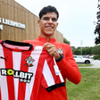 Mateus Fernandes já tem número na camisola do Southampton