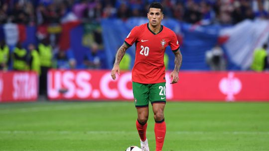 Acordo entre Al Hilal e Man. City por João Cancelo