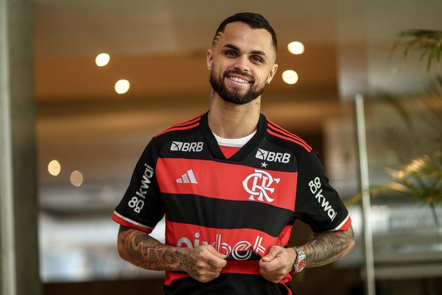 Agora é oficial: Michael está de regresso ao Flamengo
