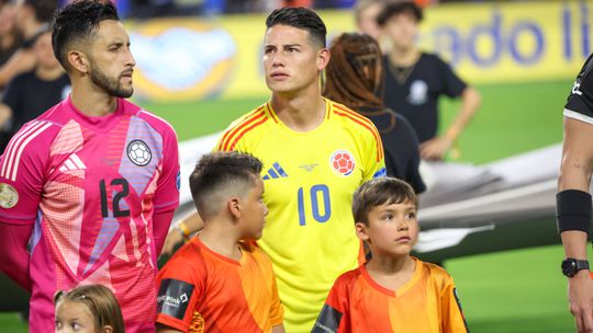 James Rodríguez em Madrid para assinar pelo Rayo Vallecano