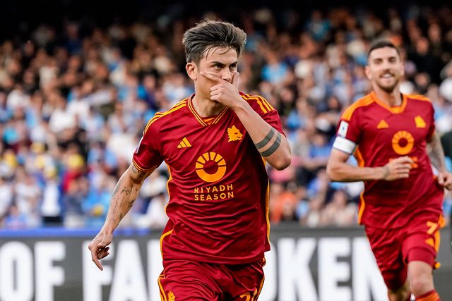 Dybala recusou €75 milhões para continuar na Roma e adeptos foram a casa agradecer-lhe