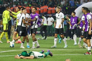 Reviravolta épica de Palmeiras de Abel bate no VAR e depois na trave, Botafogo de Artur Jorge festeja