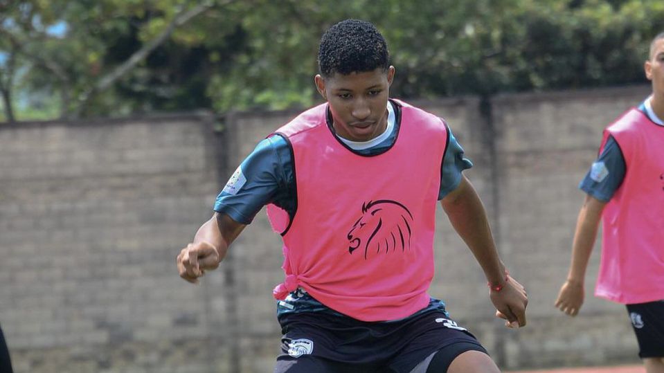 Jovem internacional colombiano cumpriu 18 anos e junta-se ao FC Porto