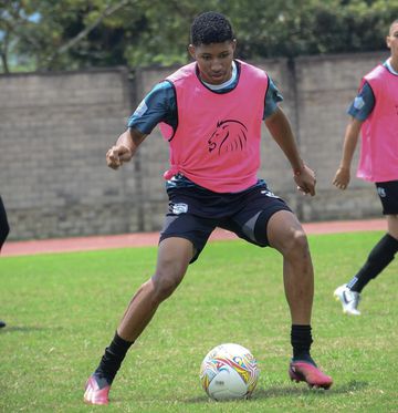 Jovem internacional colombiano cumpriu 18 anos e junta-se ao FC Porto