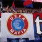 Para além dos cânticos insultuosos, alguns adeptos do Crystal Palace usaram t-shirts e tarjas com a mensagem «UEFA máfia»