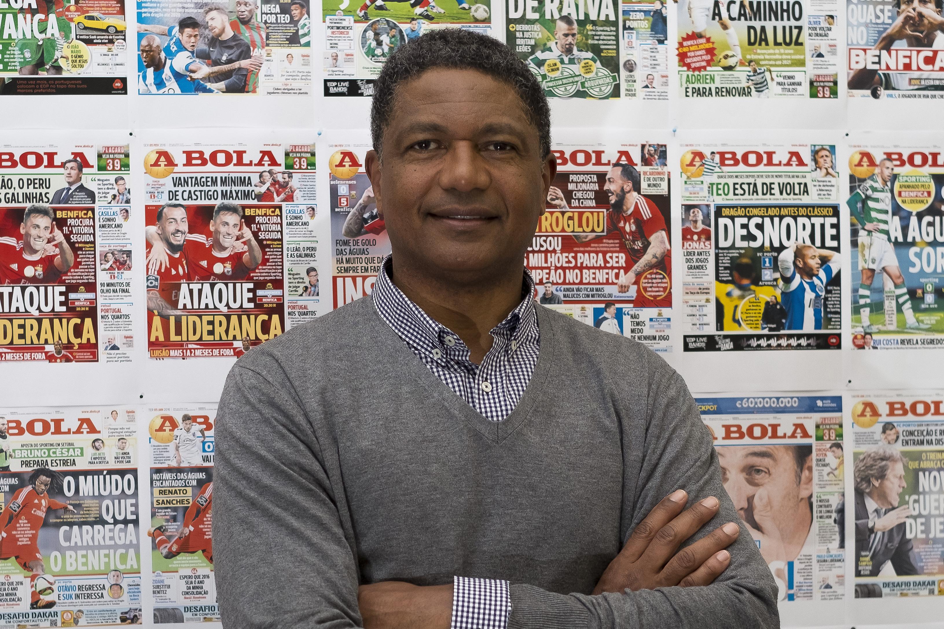 Aloísio na última visita à redação de A BOLA - Foto: A BOLA