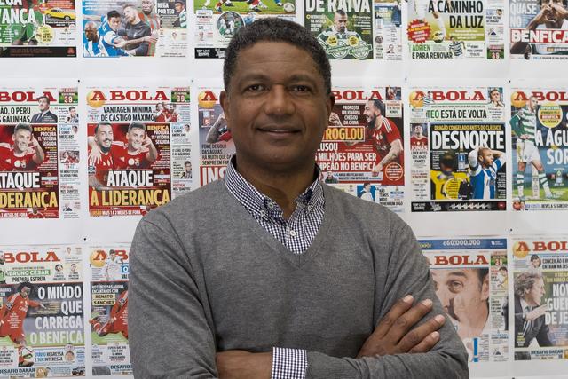 Aloísio na última visita à redação de A BOLA - Foto: A BOLA