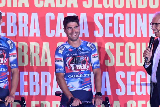 Landa sem roupa mas divertido com o regresso à Vuelta