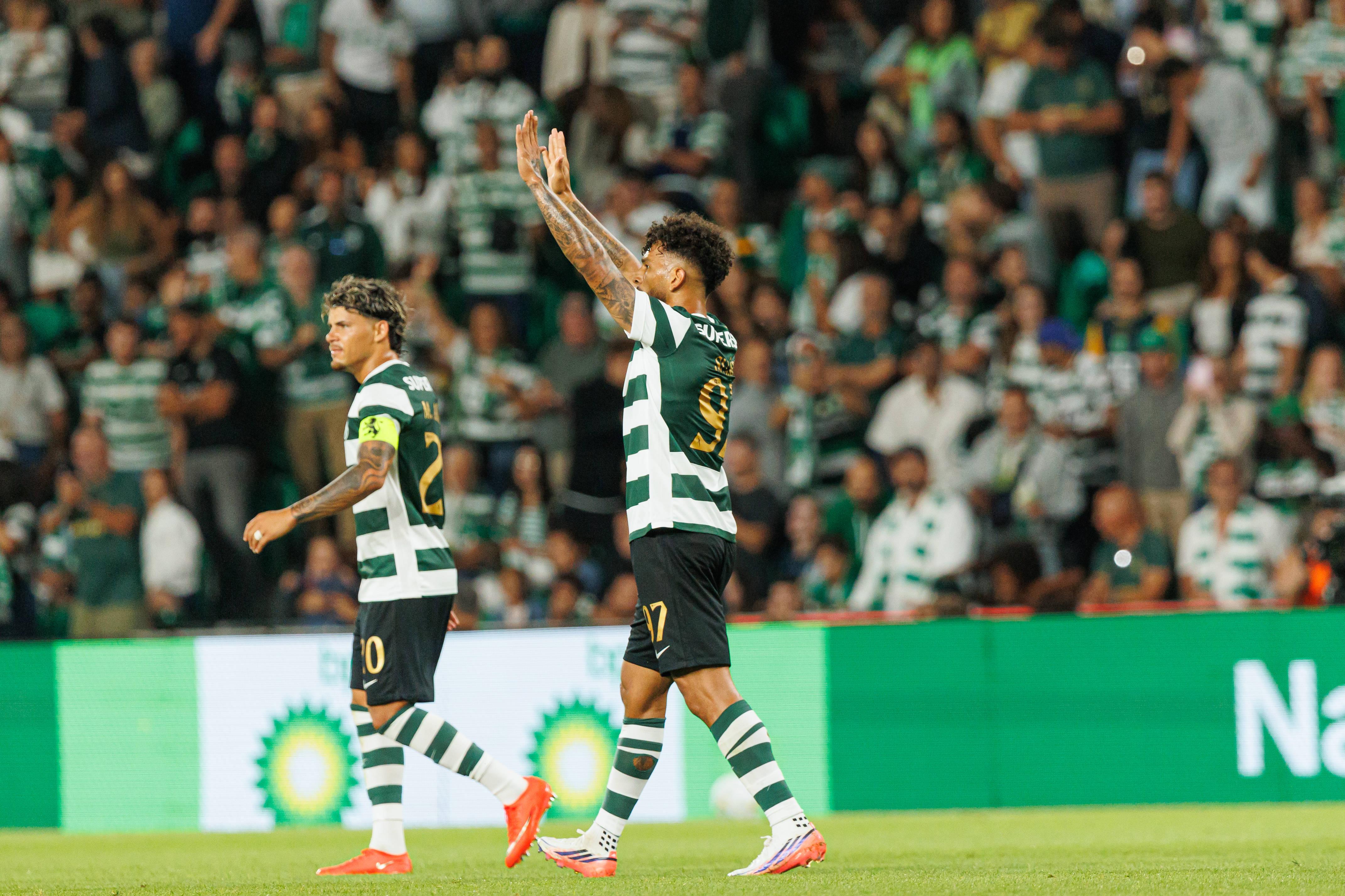 Dedicatória de Luis Suárez no Sporting-Alverca - Foto: Imago