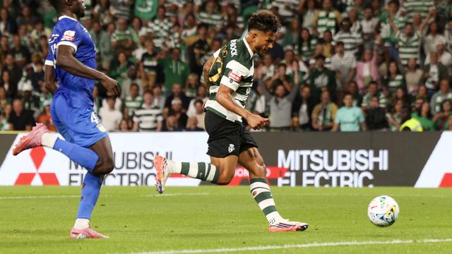 Luis Suárez a marcar no Sporting-Alverca - Foto: LUIS FORRA/LUSA