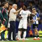 José Mourinho a falar com Vinícius Júnior no Espanhol-Real Madrid