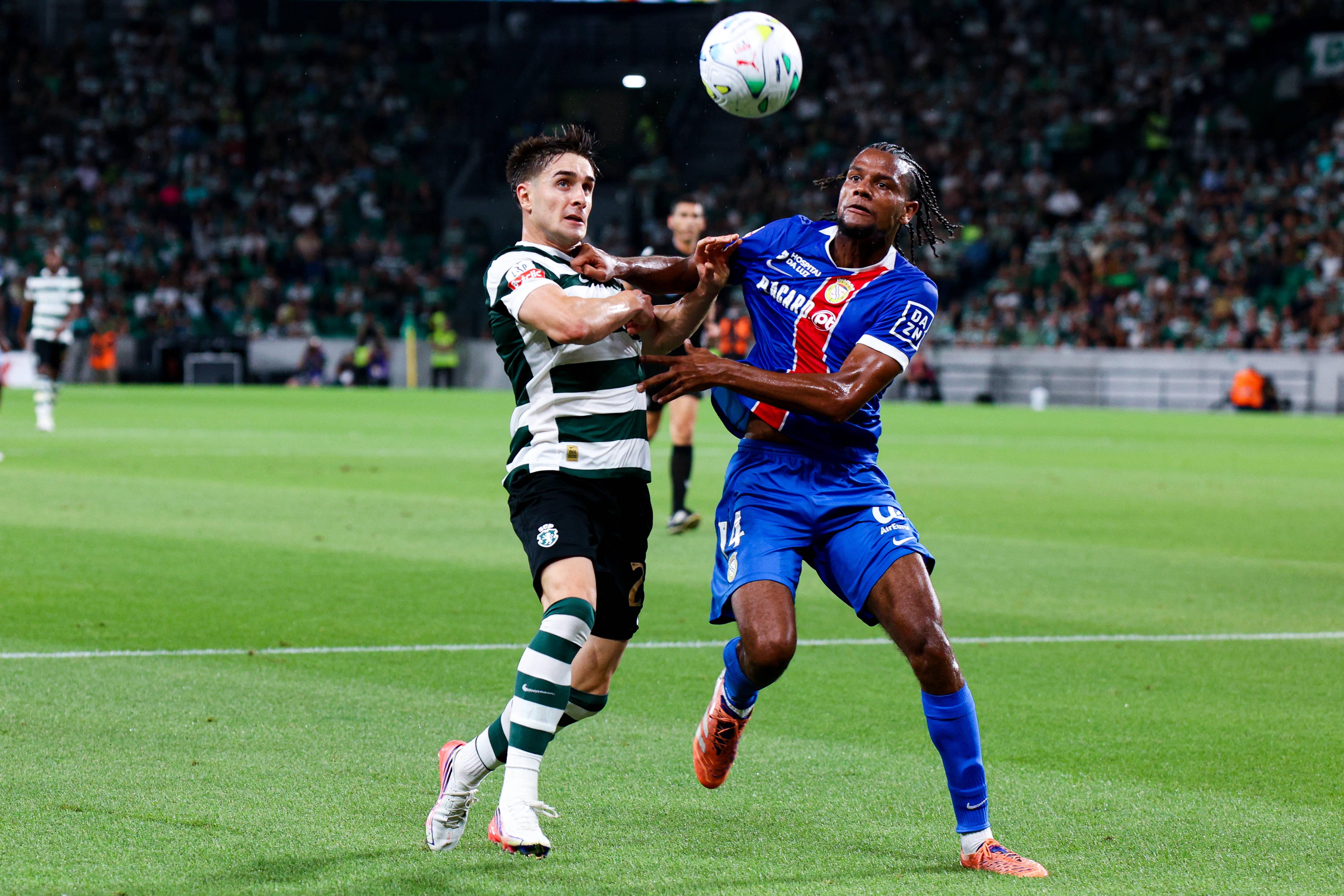 Iván Fresneda de regresso à titularidade no Sporting-Alverca - Foto: Imago