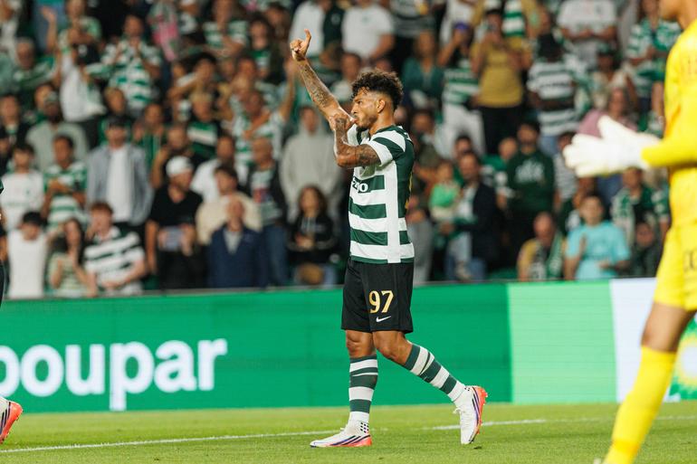 Luis Suárez festejou no Sporting-Alverca - Foto: Imago