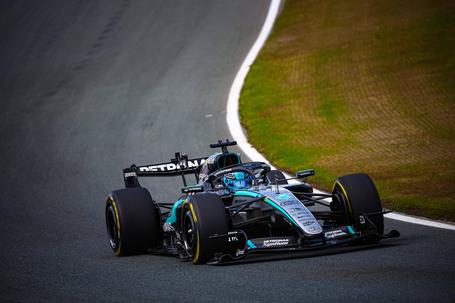 George Russell conquistou a terceira vitória da temporada em corridas curtas
