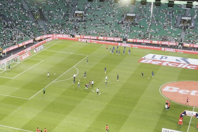 Alvalade não perdoa Luis Suárez: muitos assobios para o goleador