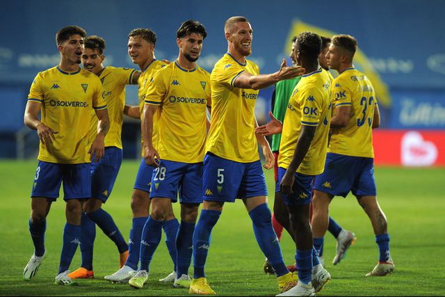 Estoril – Vizela: duelo de aflitos com reencontro emotivo pelo meio