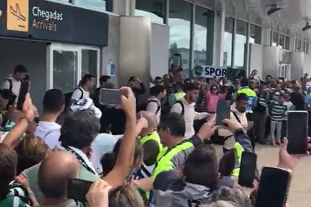 Sporting: muitos aplausos na chegada a Beja após vitória na Áustria