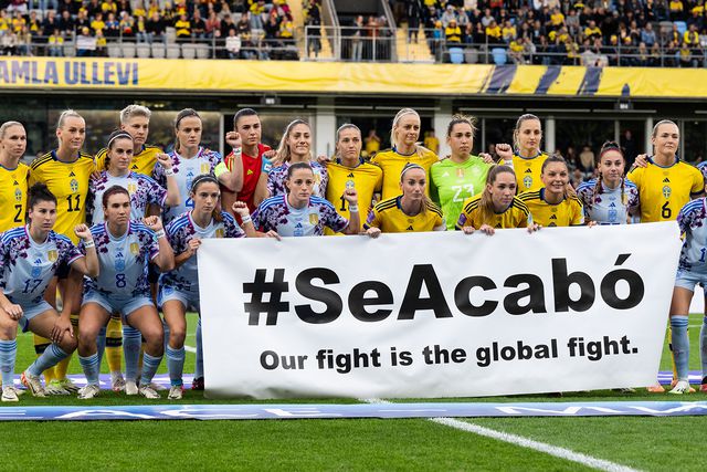 Foto: a mensagem ao Mundo antes do Suécia-Espanha