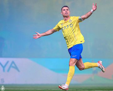 Ronaldo e Talisca bisam e levam o Al Nassr à vitória