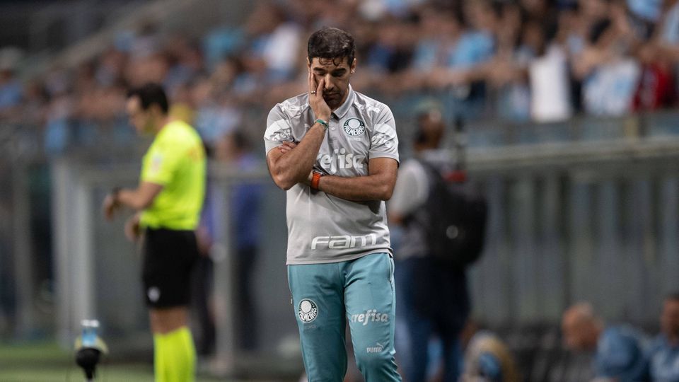 Abel Ferreira deixa jogo do Palmeiras antes do fim: «Isso é roubar»