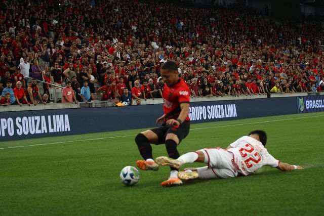 Entrada dura pode ter acabado com a época de Vitor Roque