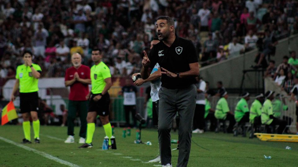 Luta renhida no Brasileirão: Artur Jorge empata e Abel Ferreira aproxima-se da liderança