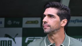 Abel Ferreira continua perseguição a Artur Jorge e Pedro Caixinha é goleado