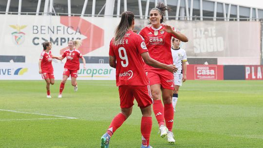 Benfica bate Famalicão e isola-se na liderança à condição