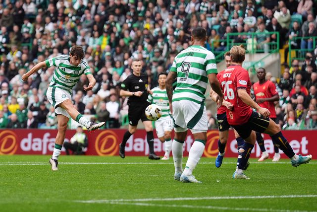 VÍDEO: golaço de Paulo Bernardo na goleada do Celtic