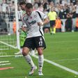 João Mário assiste e Besiktas vence com penálti aos 90+3