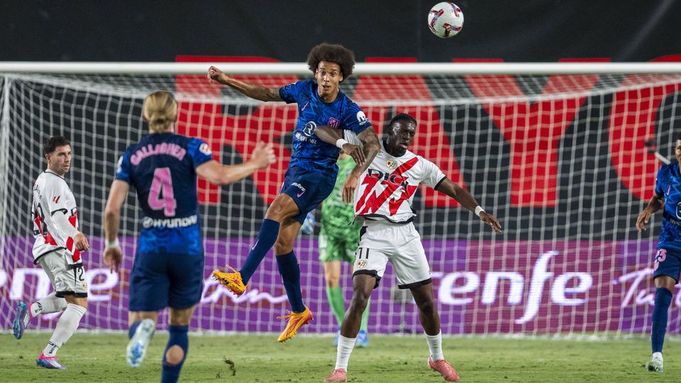 Poupanças no onze saem caras ao Atlético Madrid em Vallecas