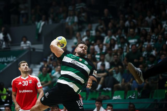 Acompanhe aqui o dérbi de andebol entre Benfica e Sporting