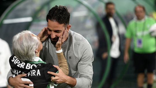 Abraço a Amorim e foto com a equipa: Alvalade acarinhou adepta que perdeu quase tudo num incêndio