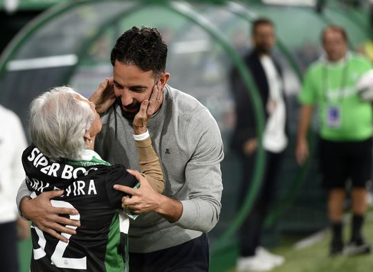 Abraço a Amorim e foto com a equipa: Alvalade acarinhou adepta que perdeu quase tudo num incêndio