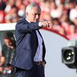 Mourinho falou de tudo e vale mesmo a pena ler o que o treinador do Benfica disse