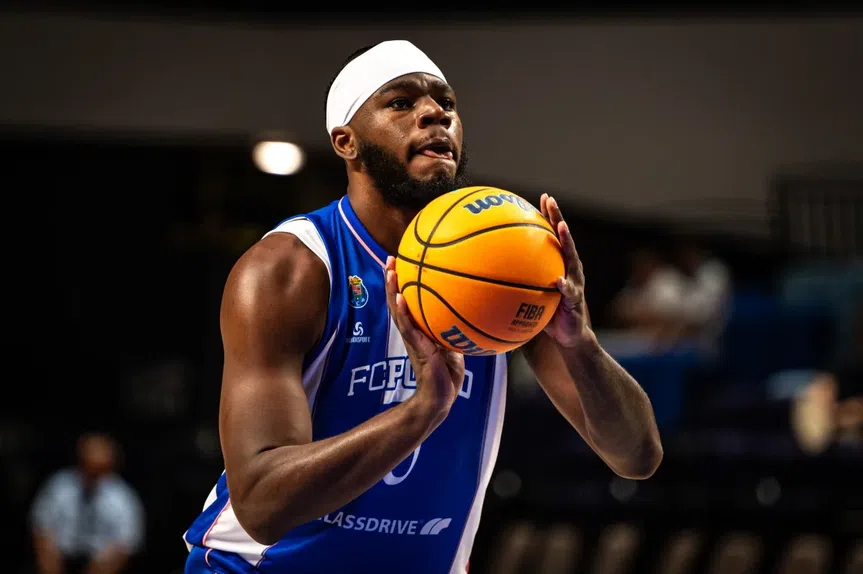 Com 22 pontos e 5 ressaltos, Javian Davis voltou a ser o melhor marcador dos portistas               Fotografia FIBA