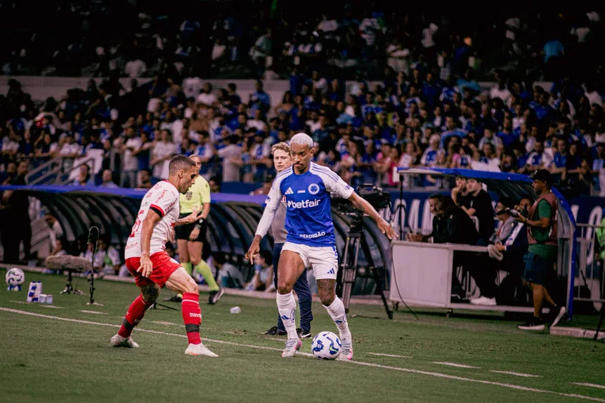 Cruzeiro vira jogo! Mineirão explode!