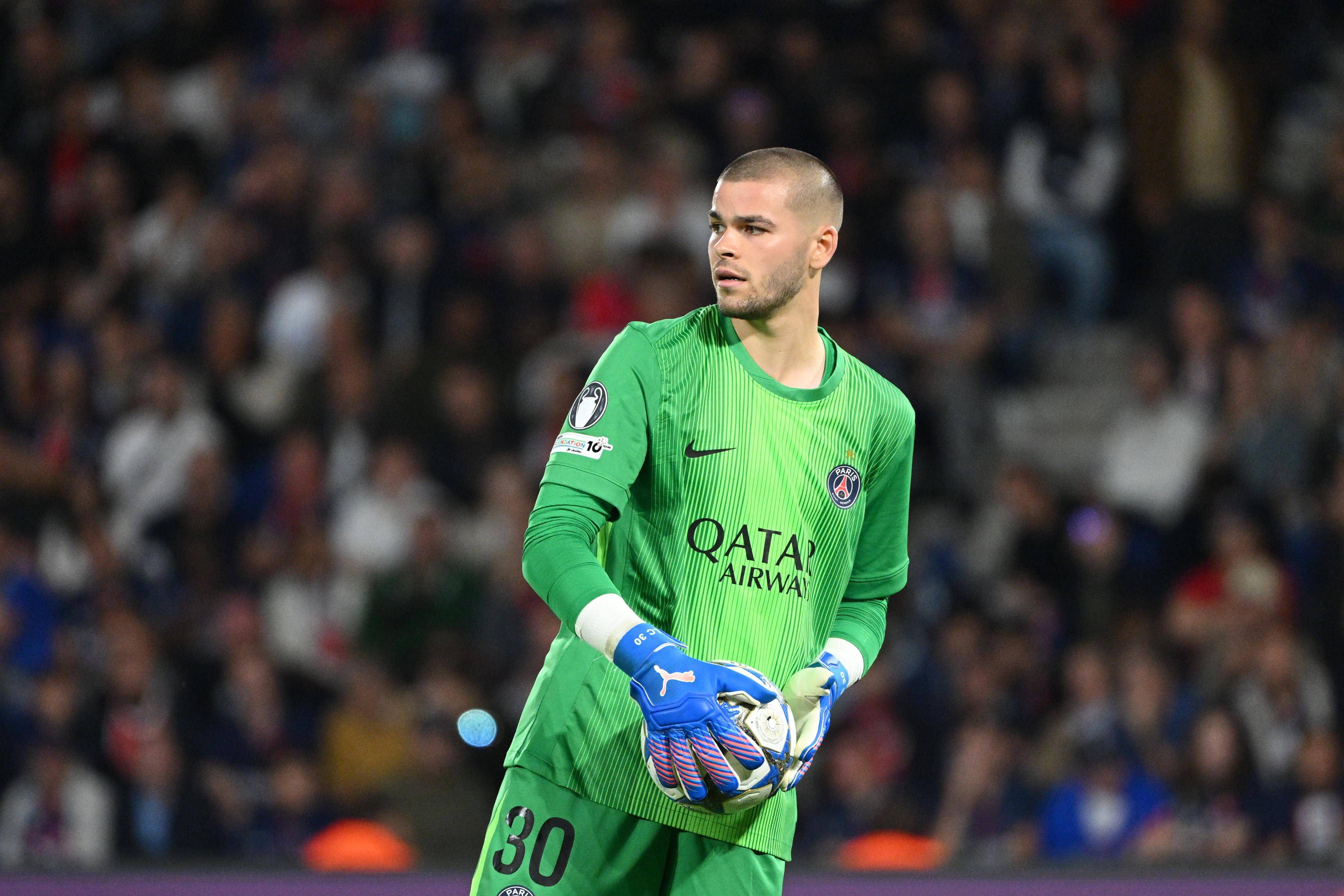 13. Lucas Chevalier chegou esta época ao PSG para ser dono da baliza, com um ordenado de 500 mil euros/mês, mas perdeu a titularidade a meio da época