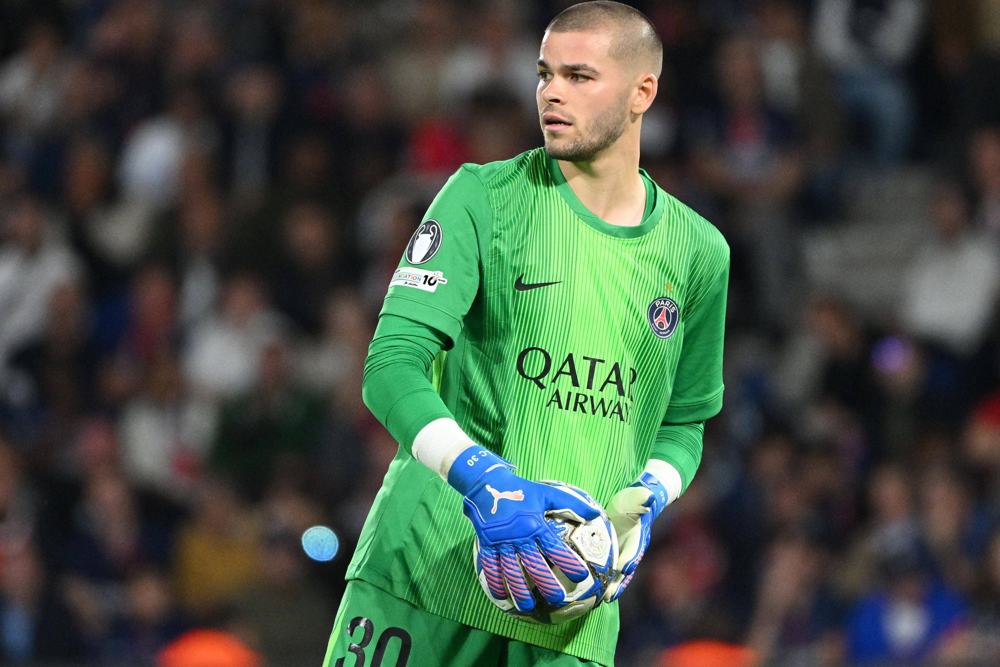 Lucas Chevalier leva 26 jogos pelos parisienses