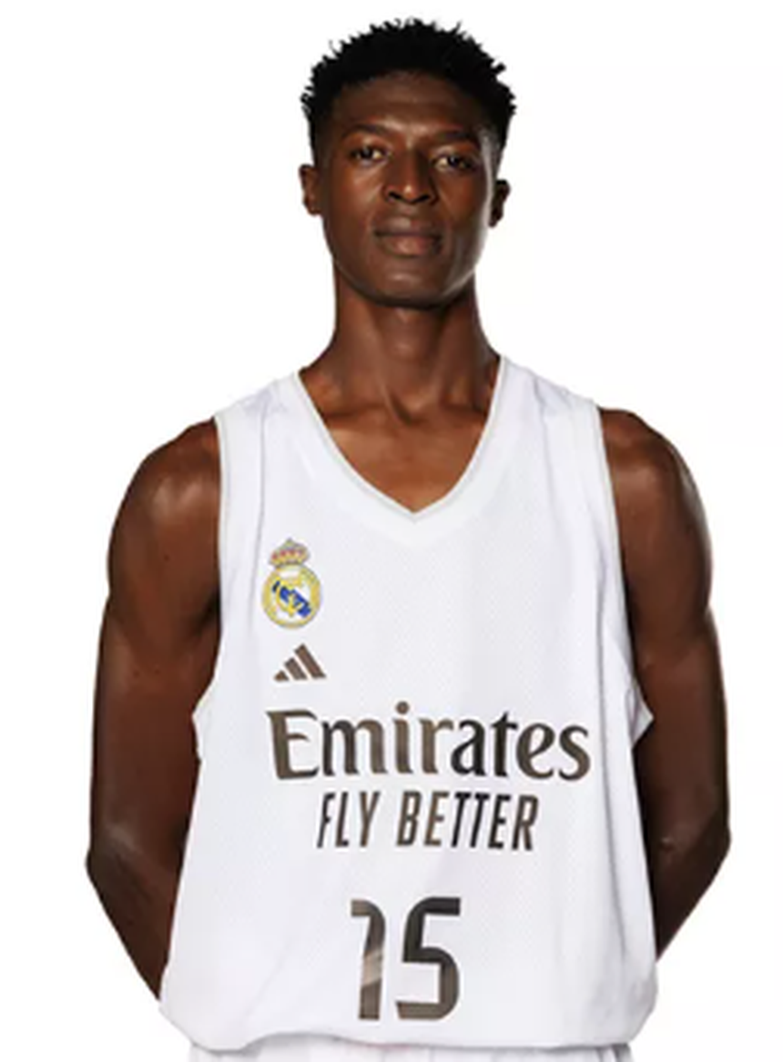 Moussa Balla Traoré, jovem de 11 anos e 1,98 m do Real Madrid