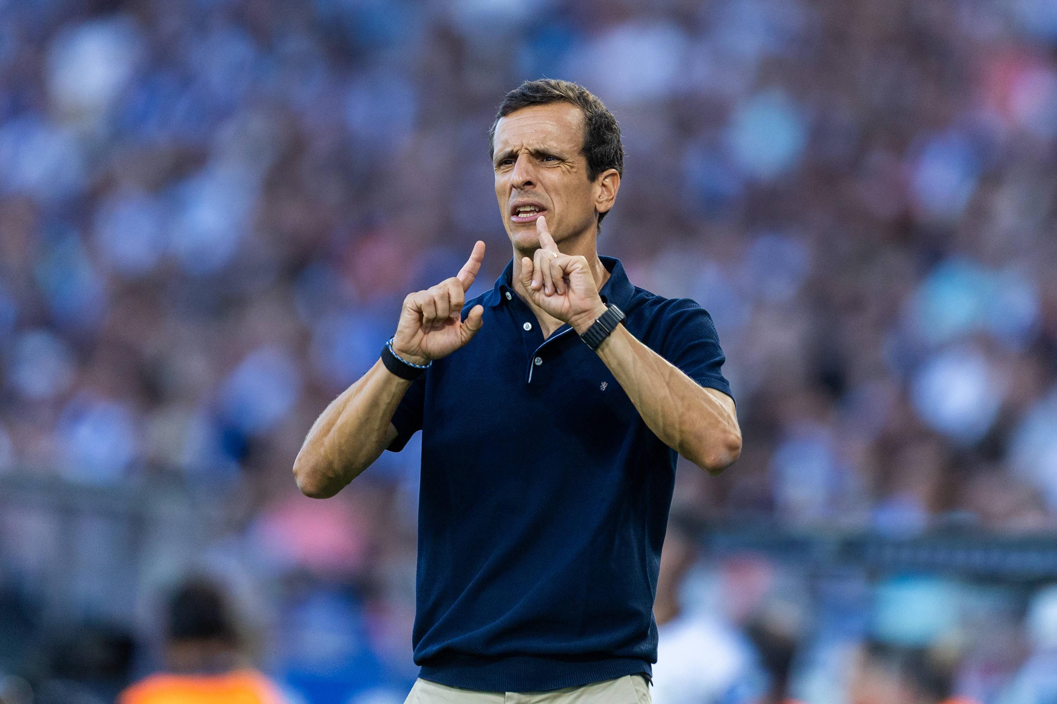 Sérgio Ferreira prepara-se para receber mais três reforços quando o Alverca regressar à ação no campeonato