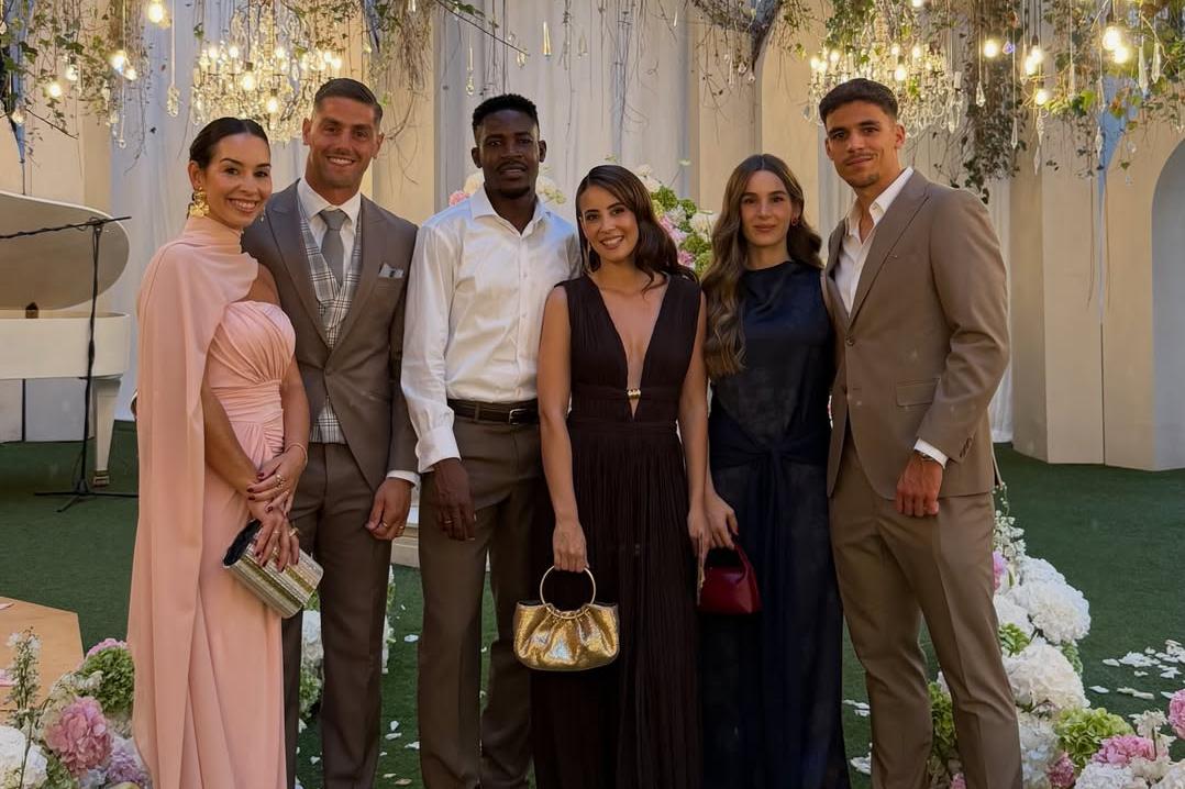 Cláudio Ramos, Zaidu, Gabri Veiga e as respetivas companheiras no casamento de Eustáquio - Foto: Instagram/Cláudio Ramos