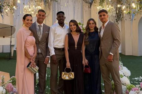 Cláudio Ramos, Zaidu, Gabri Veiga e as respetivas companheiras no casamento de Eustáquio - Foto: Instagram/Cláudio Ramos