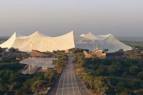 Estádio Hassan II, Casablanca, capacidade para 115 mil espectadores