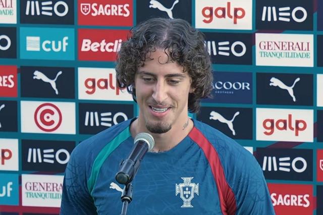 Fábio Silva: «É um prazer poder estar na Seleção e aprender com Ronaldo»
