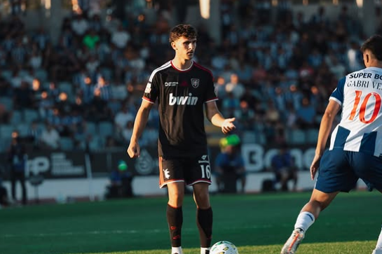 Selvi Clua entrou de caras na equipa do Casa Pia e já se estreou a marca na Liga — Foto: Casa Pia
