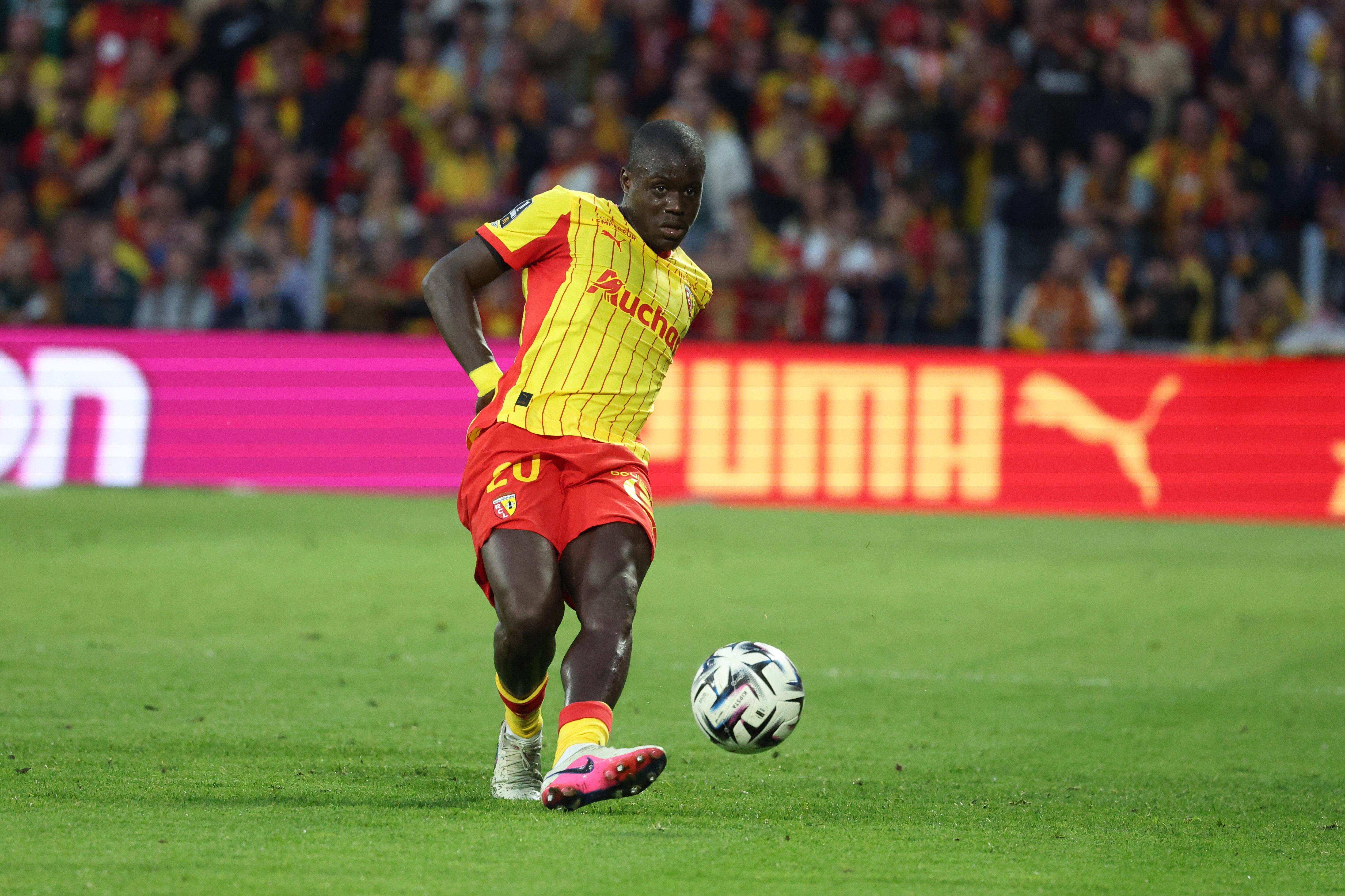 Malang Sarr mudou-se para o Neom após duas épocas no Lens